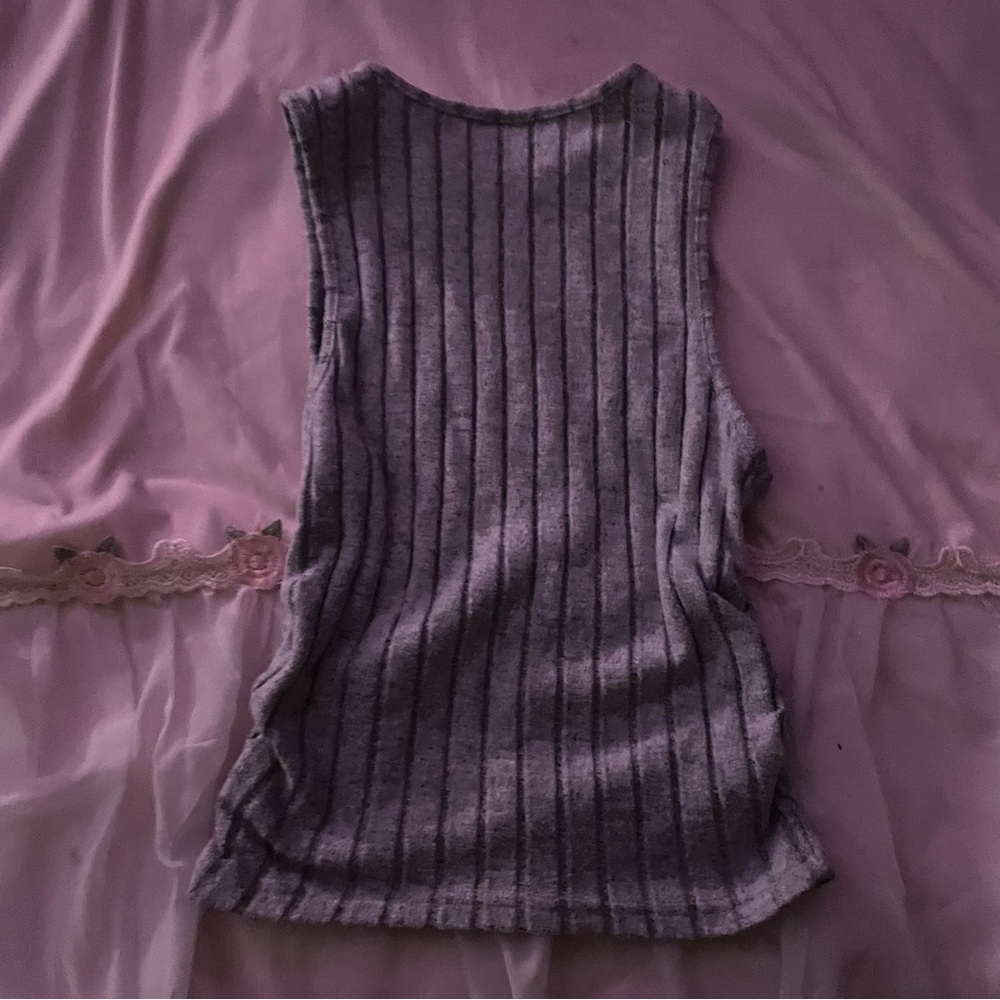 Gray Sleeveless Ribbed Top